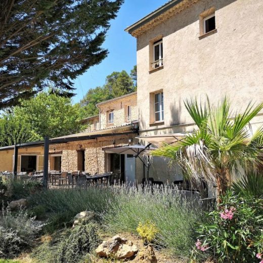Une table où l’on se retrouve : la cuisine du cœur à La Bastide